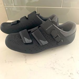 Shimano RP3 Dynalast Road Bike Shoes and Delta Road Cleats - size 45 (Mens 10.5)